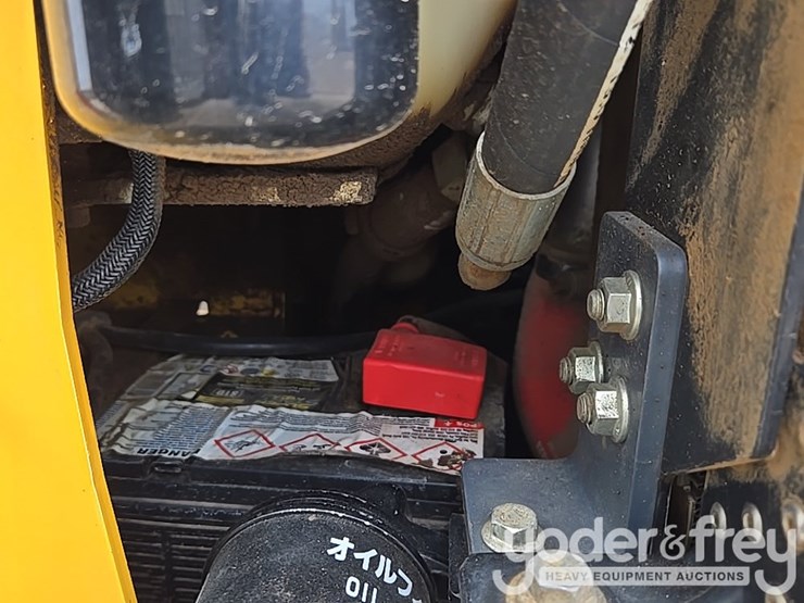 2018-deere-317g-image-38
