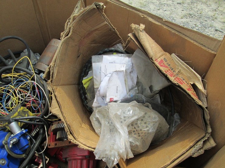 #53852-•-pallet-of-truck-pto's,-wire-&-other-truck-related-items-inv#53852-image-6
