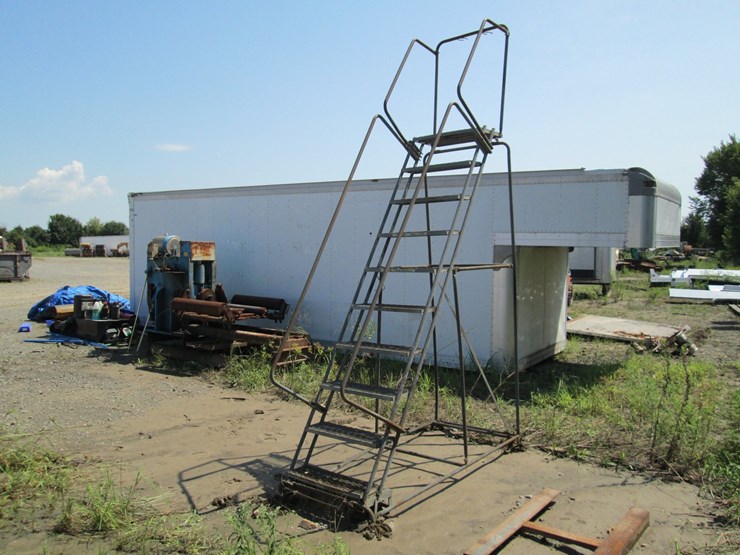 #53896-•-2'wx8't-rolling-stairs-inv#53896-image-2