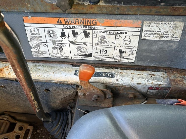 2006-bobcat-t300-image-25
