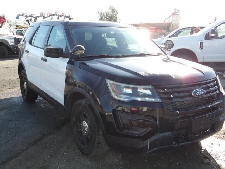 2019-ford-explorer-image-2
