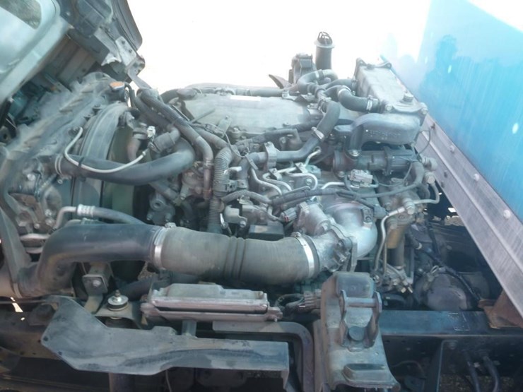 2013-isuzu-npr-image-16
