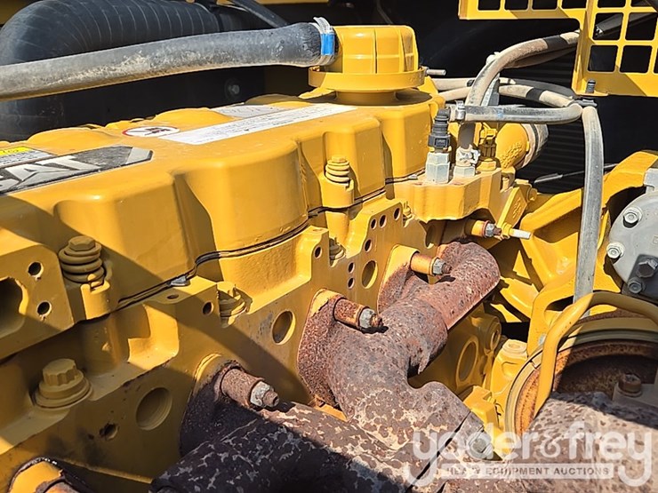 2019-caterpillar-336-image-63