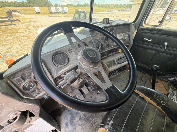 2000-mack-dm690sx-image-17