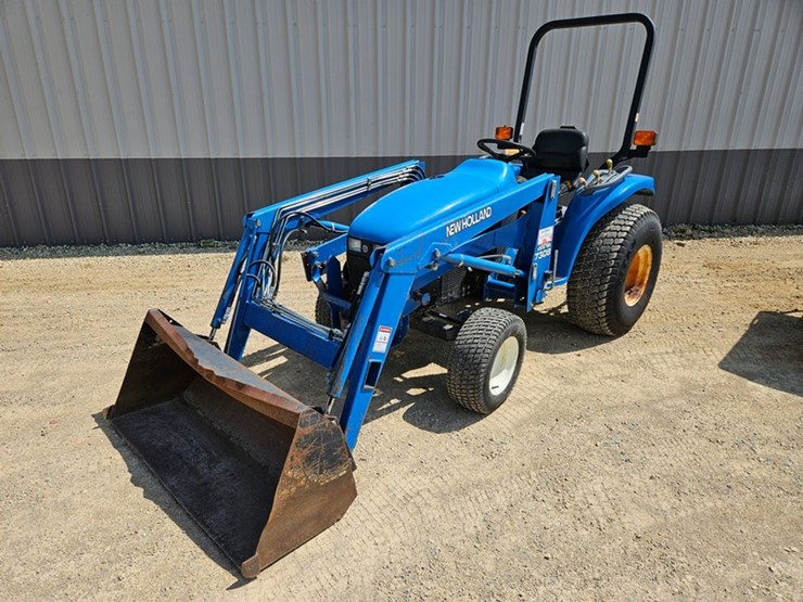 new-holland-tc25-image-1