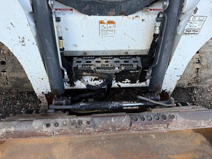 2023-bobcat-t770-image-10