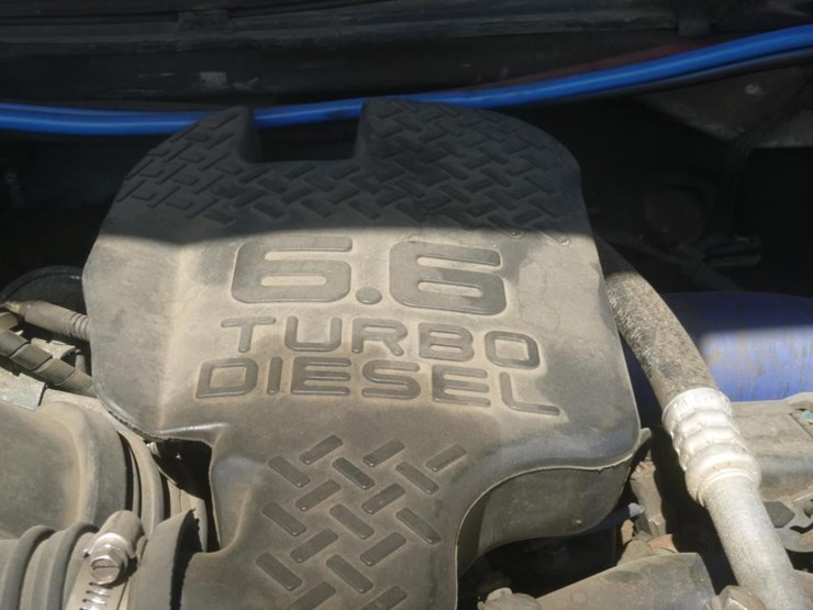 2004-chevrolet-3500-image-15