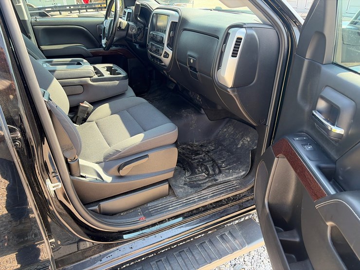 #102-•-2018-gmc-sierra-1500-4x4-image-15