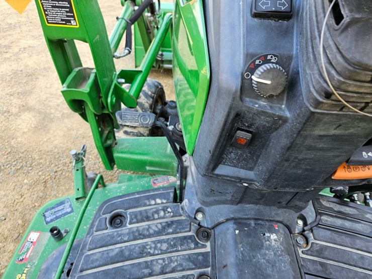 john-deere-1025r-image-36