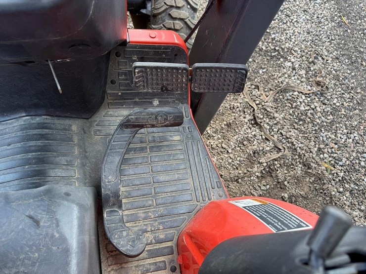 2022-kubota-b26-image-25