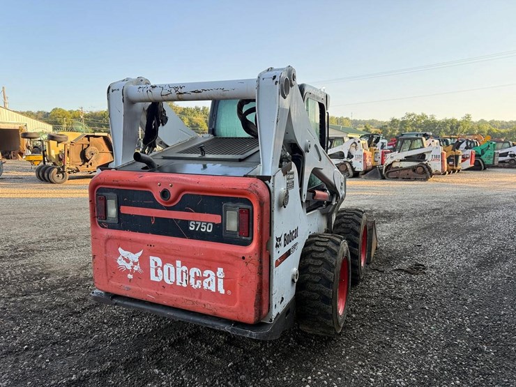 2011-bobcat-s750-image-4