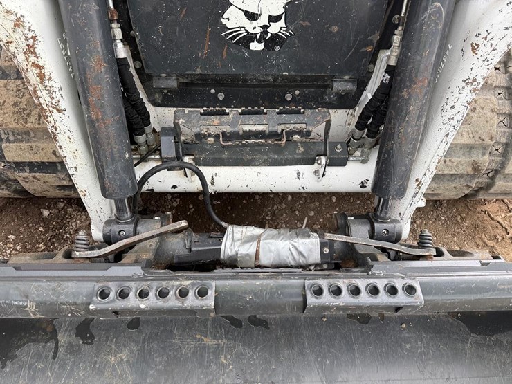 2023-bobcat-t76-image-10