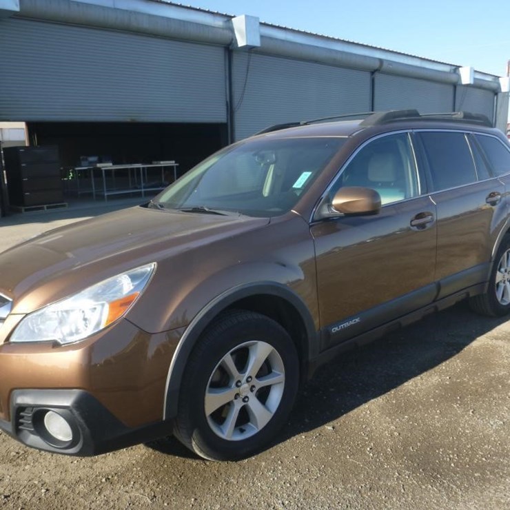 2013 SUBARU OUTBACK