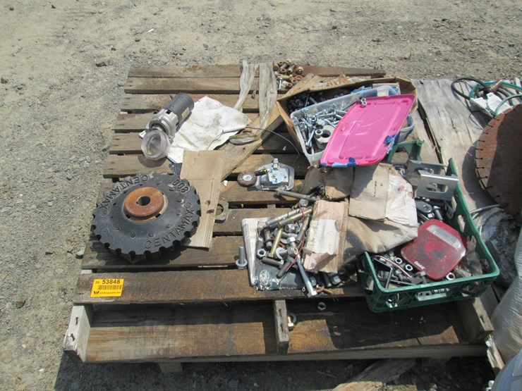 #53848-•-pallet-of-misc-bolts-&-other-items-inv#53848-image-1