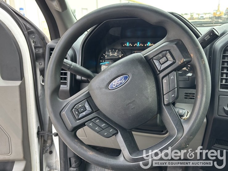 2020-ford-f150-image-36