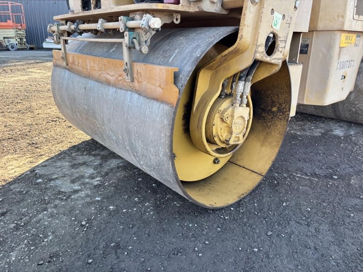 caterpillar-cb24-image-13