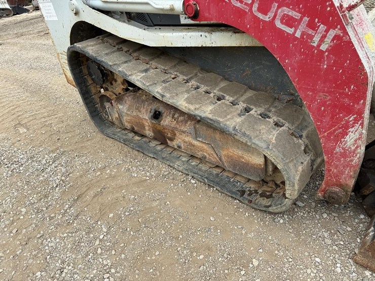 2016-takeuchi-tl8-image-13