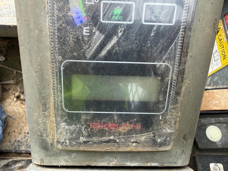 2016-takeuchi-tl8-image-22