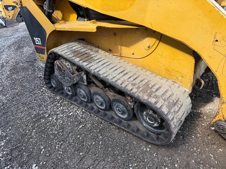 2002-caterpillar-257-image-13