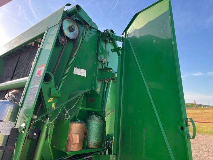 2001-john-deere-567-image-17