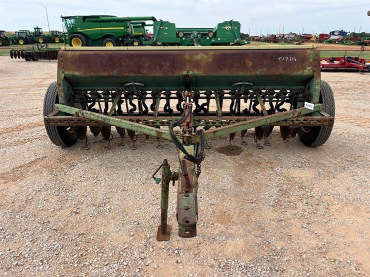 john-deere-8300-image-3