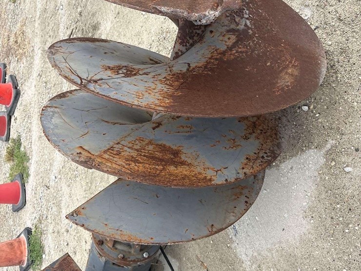 mcmillen-hydraulic-skid-steer-auger-attachment-image-3