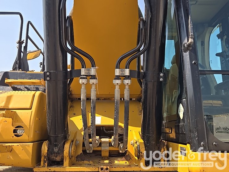2019-caterpillar-336-image-26