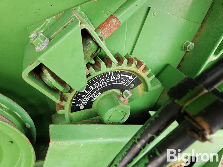 1975-john-deere-3300-image-15