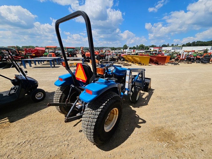 new-holland-tc25-image-5