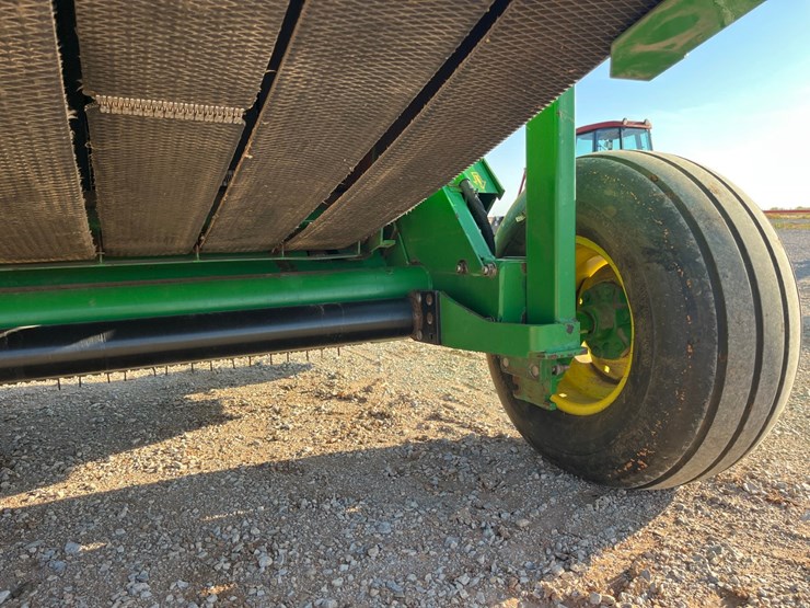 2001-john-deere-567-image-13