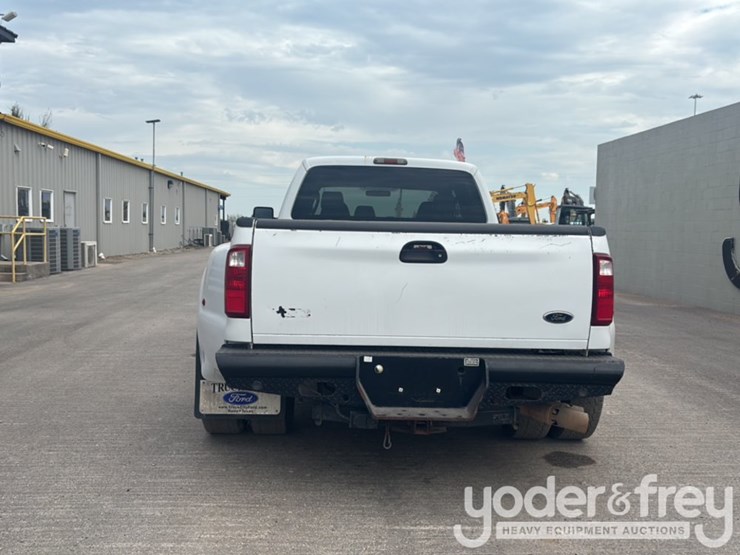 2010-ford-f350-image-4