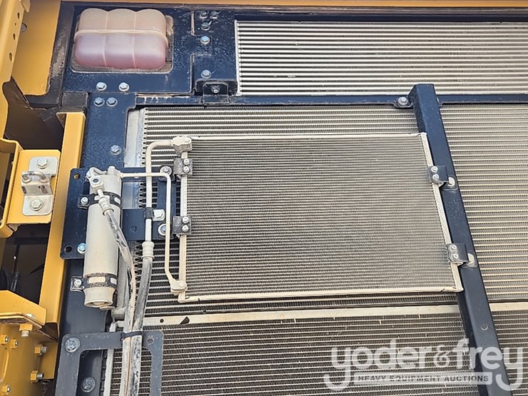2019-caterpillar-336-image-36