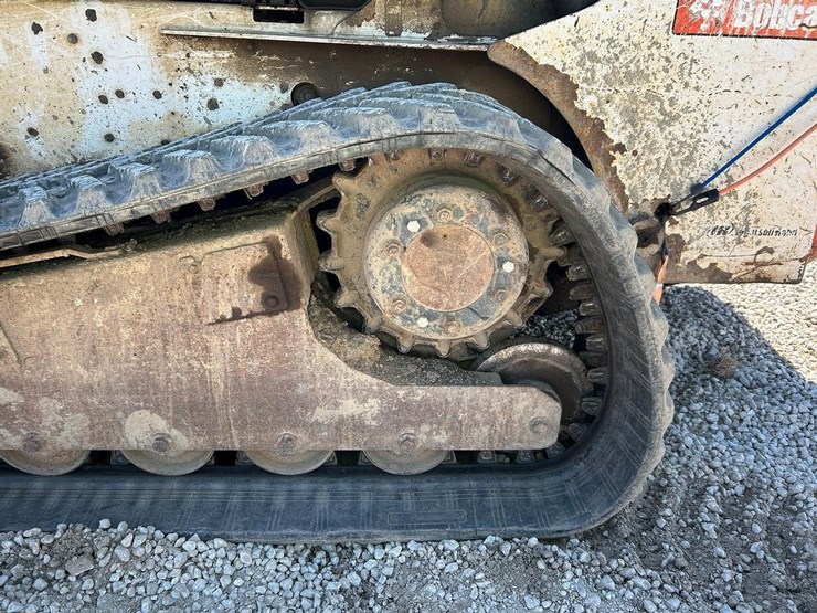 2006-bobcat-t300-image-17