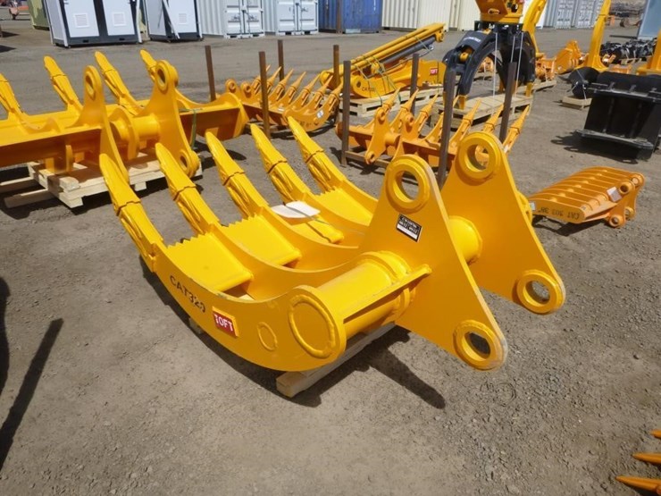 caterpillar-320-image-4