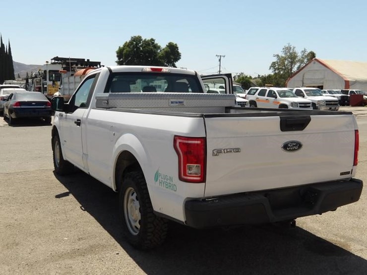 2017-ford-f150-xl-image-4