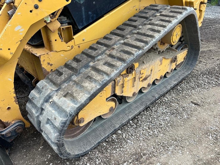 2020-caterpillar-279d3-image-13