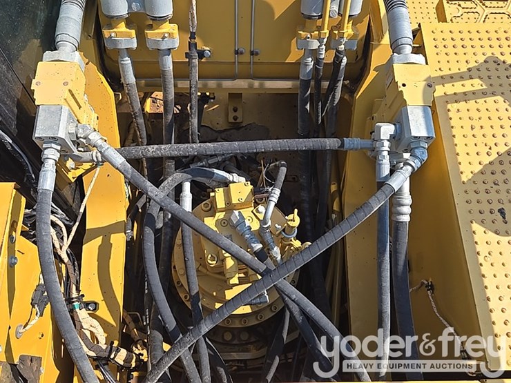 2019-caterpillar-336-image-48