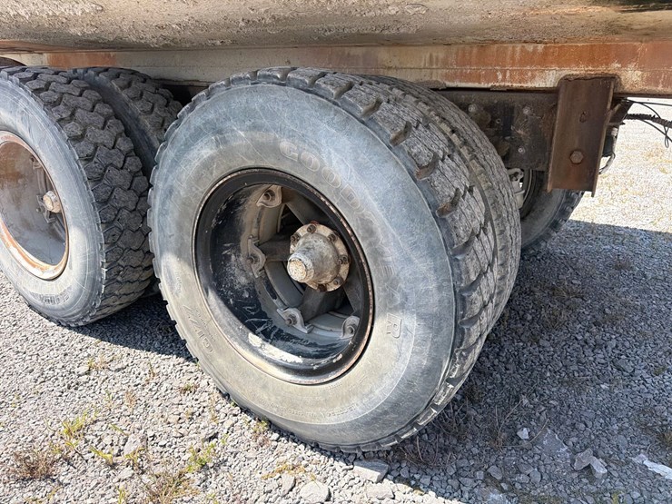 1999-mack-dm690sx-image-14