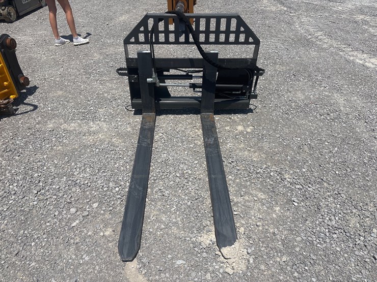 #11-•-cid-xtreme-60"-hyd-pallet-forks-image-5