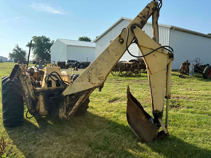 ford-backhoe-image-4