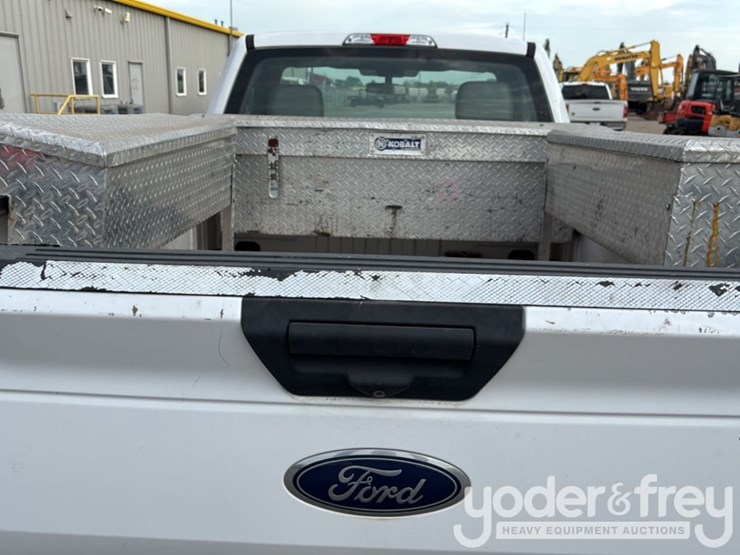 2020-ford-f150-image-21