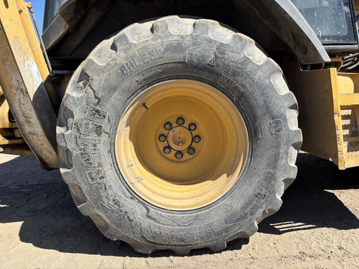 deere-410g-image-30