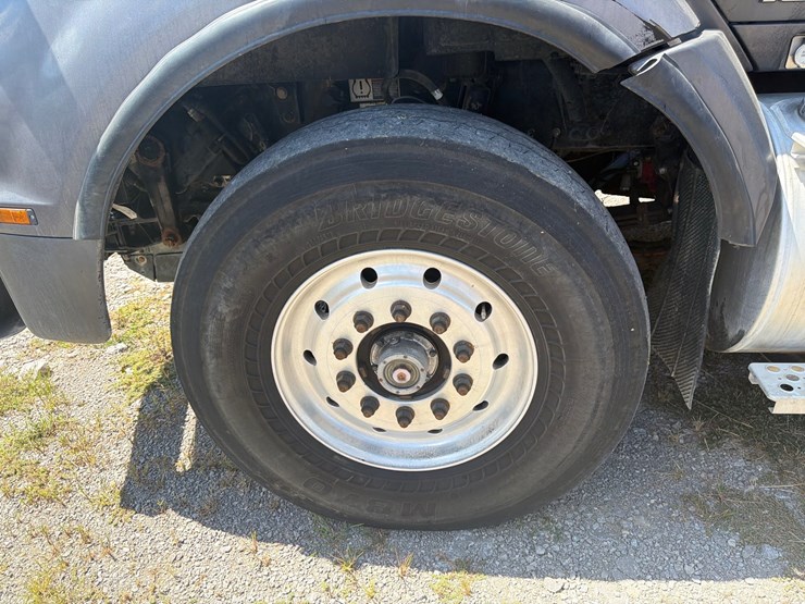 2015-kenworth-t880-image-11