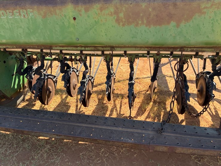 john-deere-8300-image-12