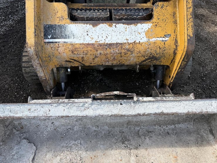 2002-caterpillar-257-image-10