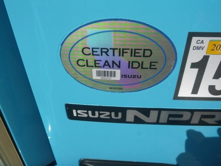 2013-isuzu-npr-image-22