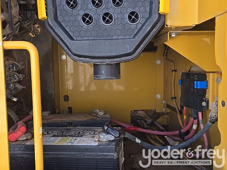 2019-caterpillar-336-image-30