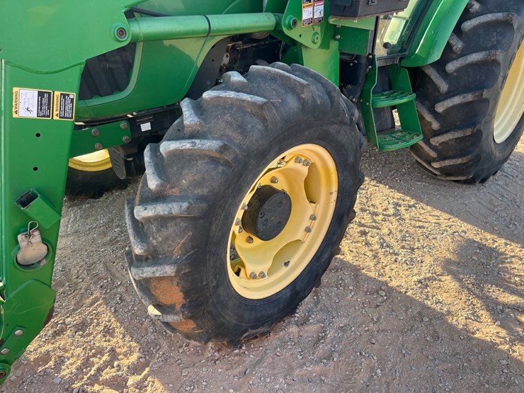 2009-john-deere-5101e-image-2