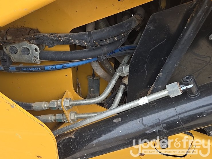 2020-caterpillar-289d3-image-29