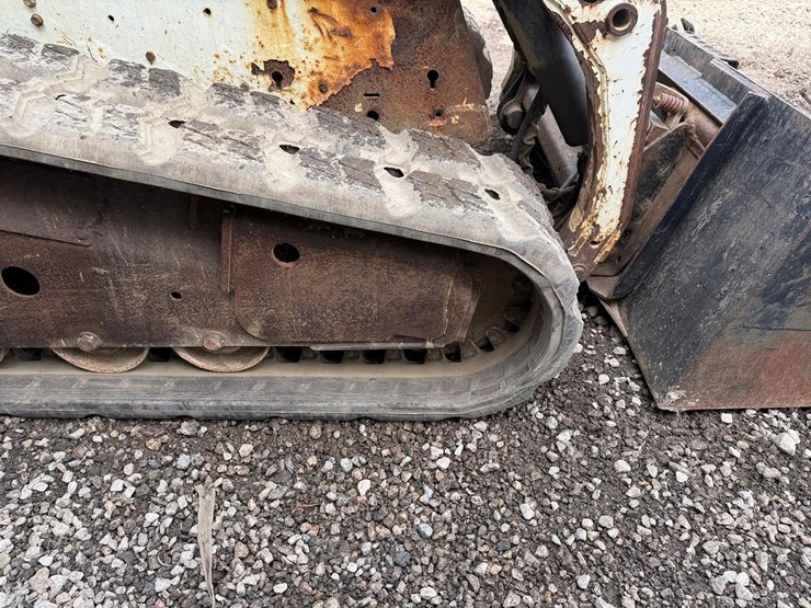 2012-bobcat-t180-image-15